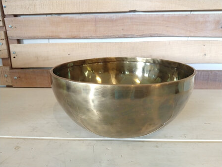 Singing bowl 24 cm including beater