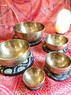 Singing bowl set of five  (5532)